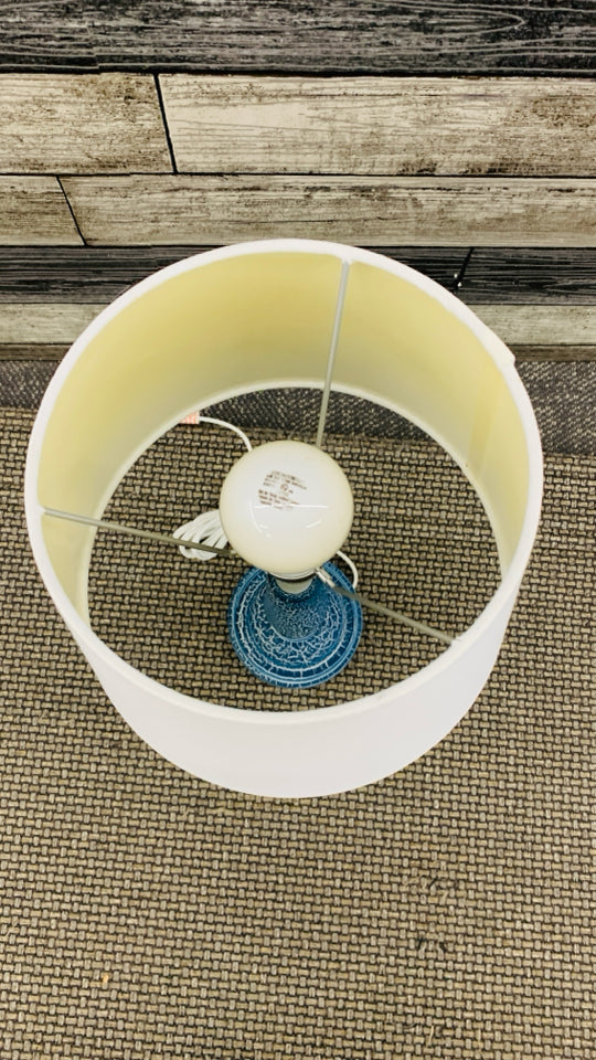 DARK BLUE CRACKLE BASE LAMP W WHITE SHADE.