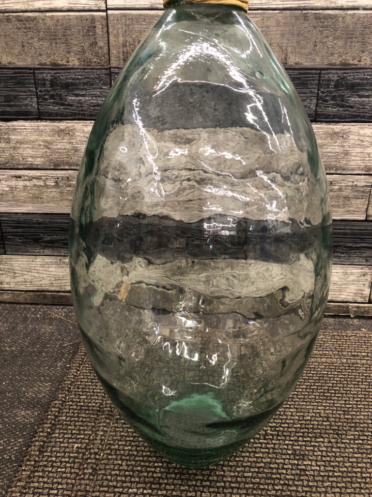 LG GREEN GLASS VASE W/TWINE.