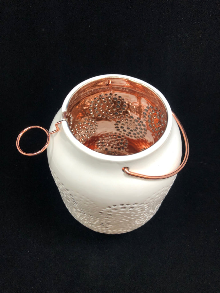 CERAMIC TEA LIGHT LANTERN W/CIRCULAR PATTERN.