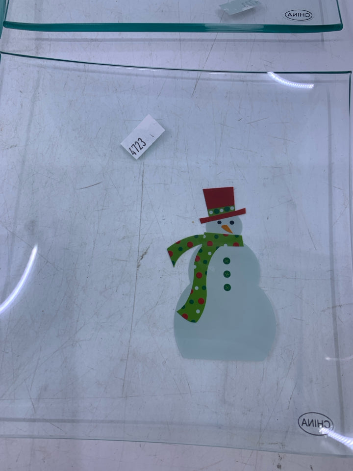 NIB PAMPERED CHEF 4 GLASS SNOWMAN APPETIZER PLATES.