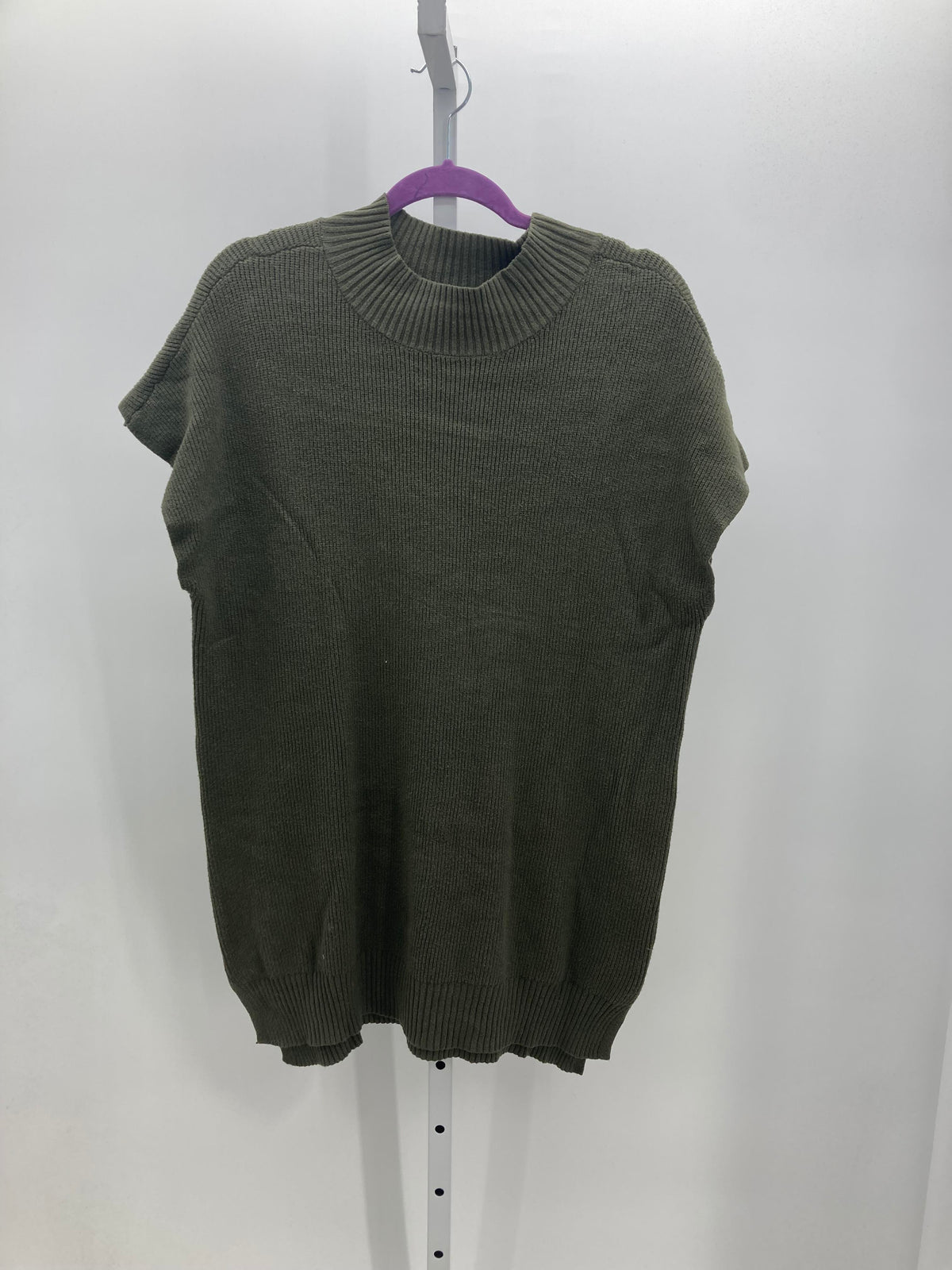 cyrus Size Large Misses Sleeveless Sweater