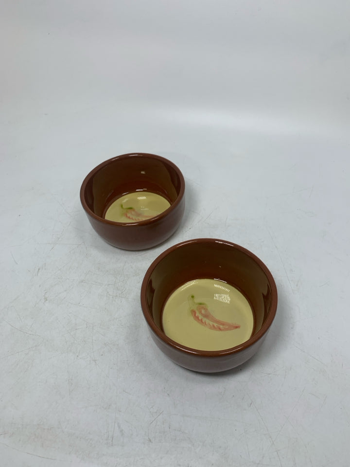 2 SMALL DIPPING BOWLS W/ CHILI PEPPERS.