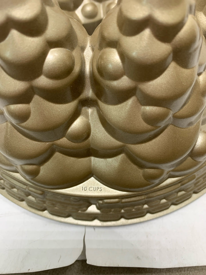 NORDIC WARE HOLIDAY BUNDT CAKE MOLD.