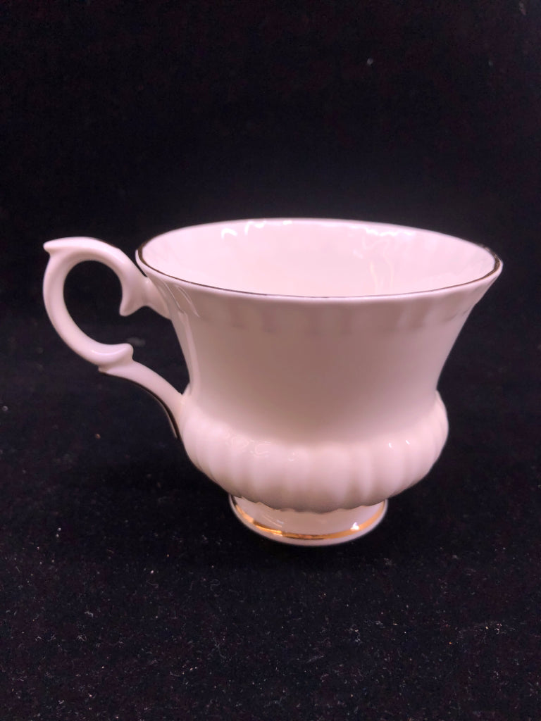 SVC 8 WHITE W GOLD RIM SNACK SET- 8 CUPS, 8 PLATES.