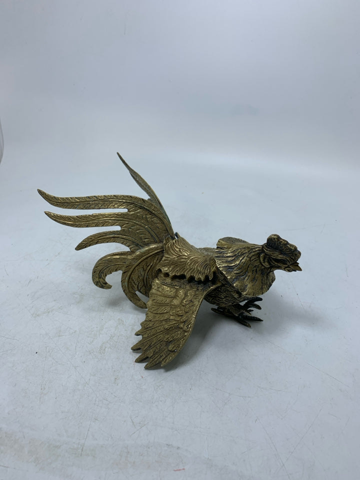 VTG BRASS FIGHTING ROOSTER FIGURINE.