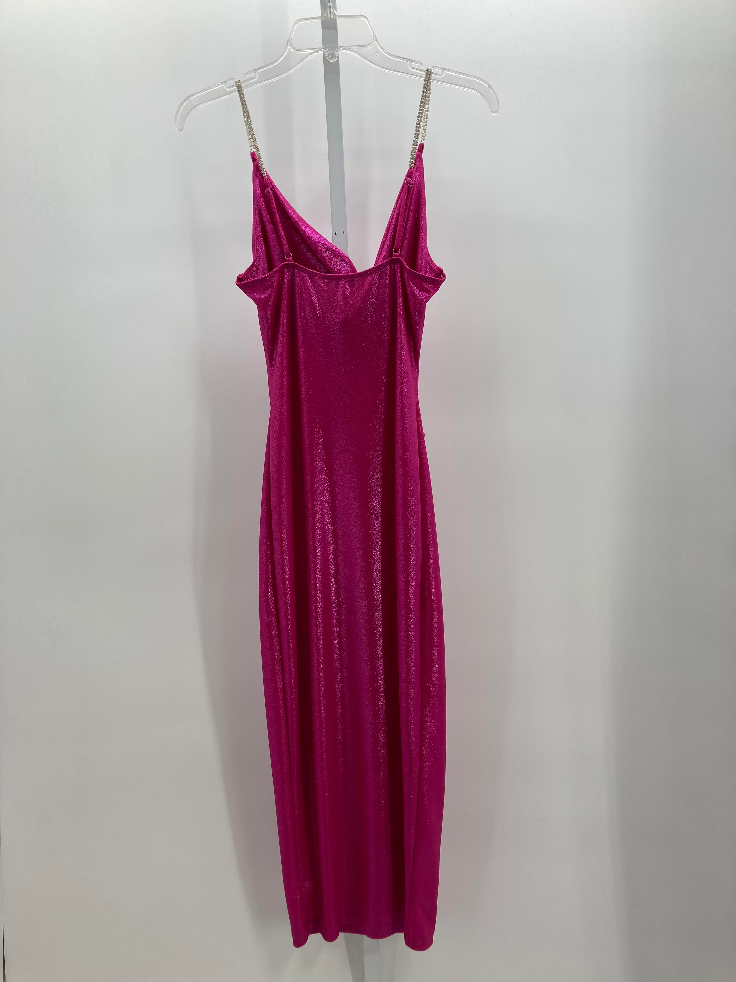 Size Medium Juniors Sleeveless Dress
