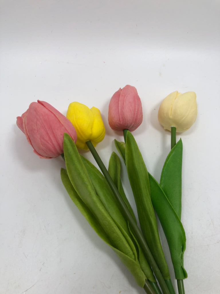 SM TULIP BOUQUET.
