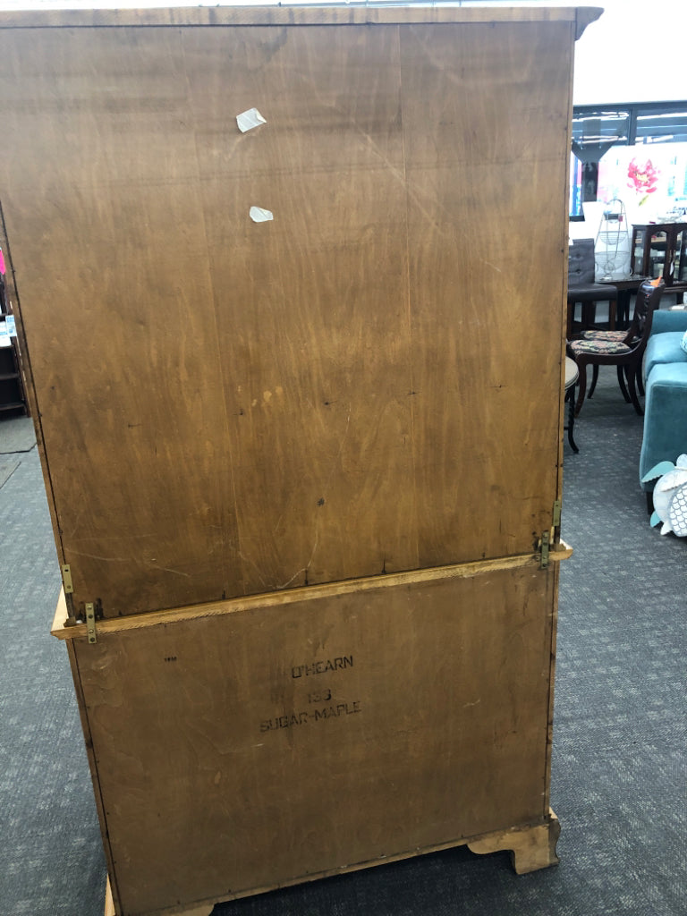 VTG BLONDE WOOD HUTCH TWO GLASS DOORS AND THREE DRAWERS.