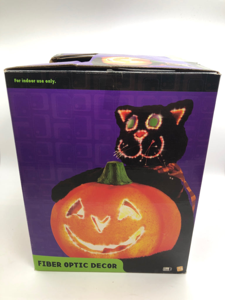 NIB LIGHT UP CAT PUMPKIN DECOR.
