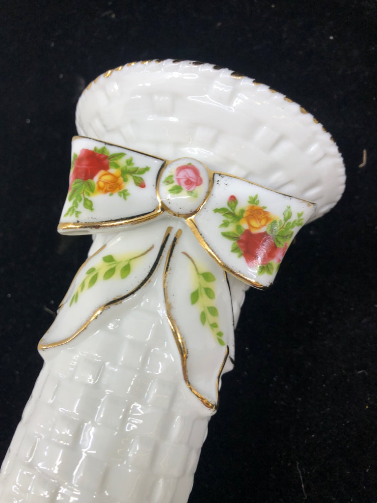 2 WHITE/GOLD TAPER OLD COUNTRY ROSES BASKETWEAVE CANDLE HOLDERS.