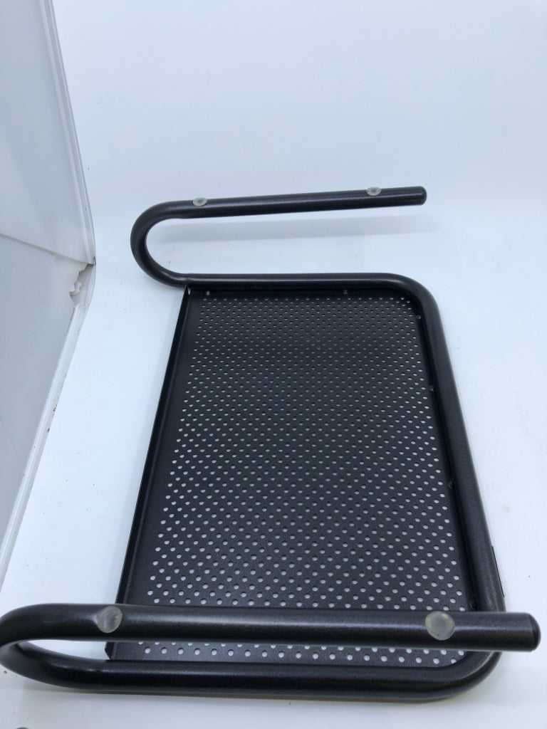 METAL MONITOR RISER.