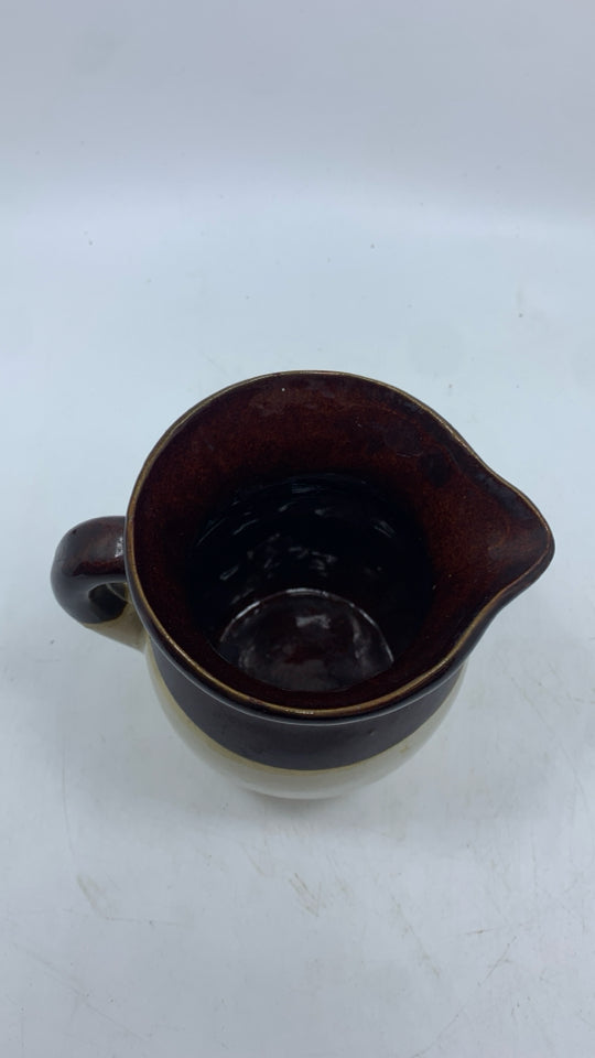 BROWN/TAN PITCHER JUG.