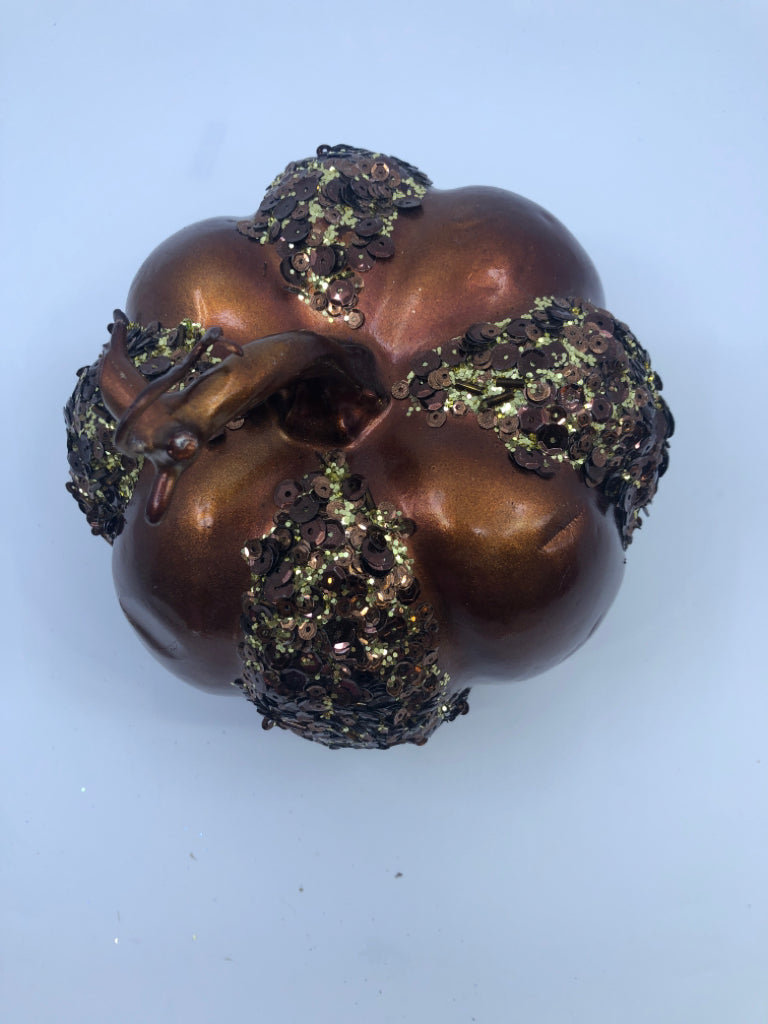 BRONZE & SEQUINS PLASTIC PUMPKIN.