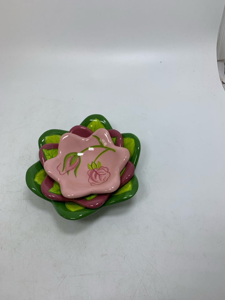 3 NESTING FLOWER SHAPED TEA LIGHT HOLDERS PINK/GREEN.