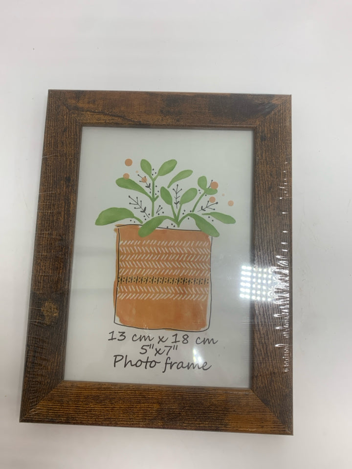 NIP WOODEN RUSTIC PICTURE FRAME.