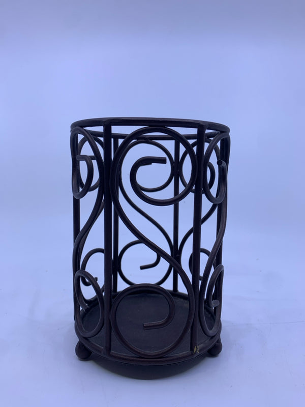 3 FOOTED METAL SWIRL JAR CANDLE HOLDER.