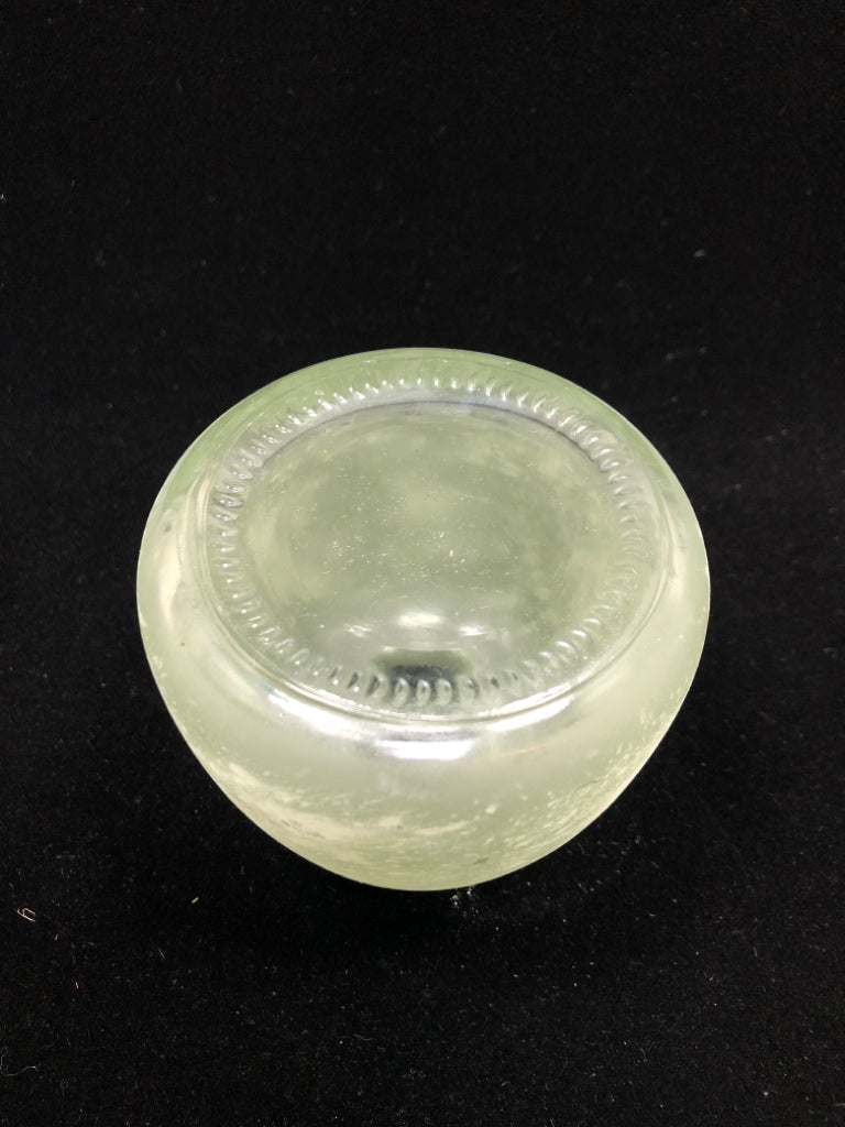 SM FROSTED GREEN/WHITE BUD VASE.