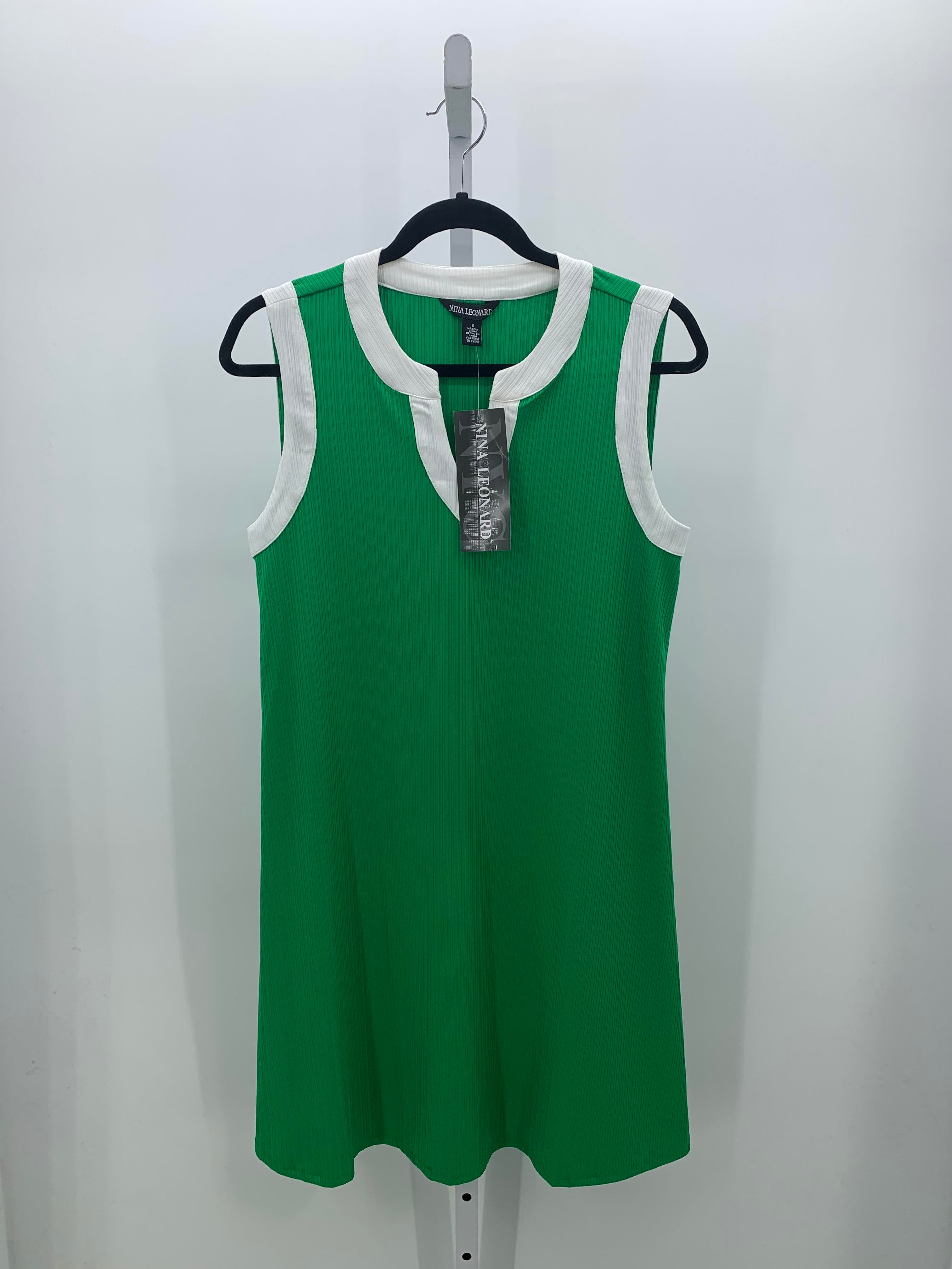 Size Small Misses Sleeveless Dress