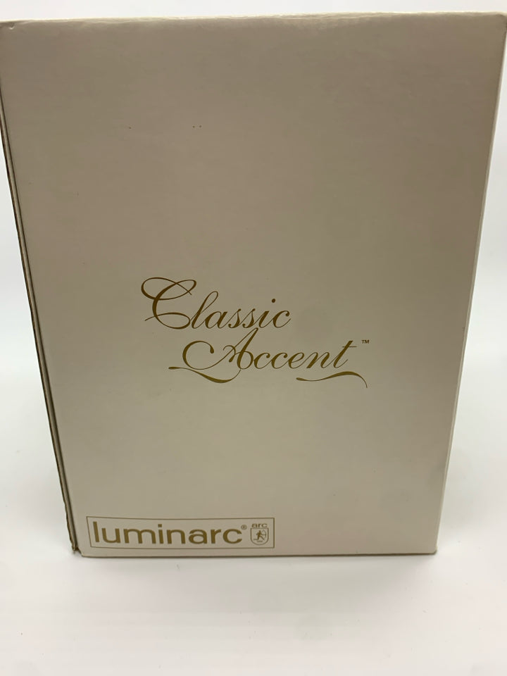 NIB LUMINARC 4PC GREEN-STEM FLUTES.