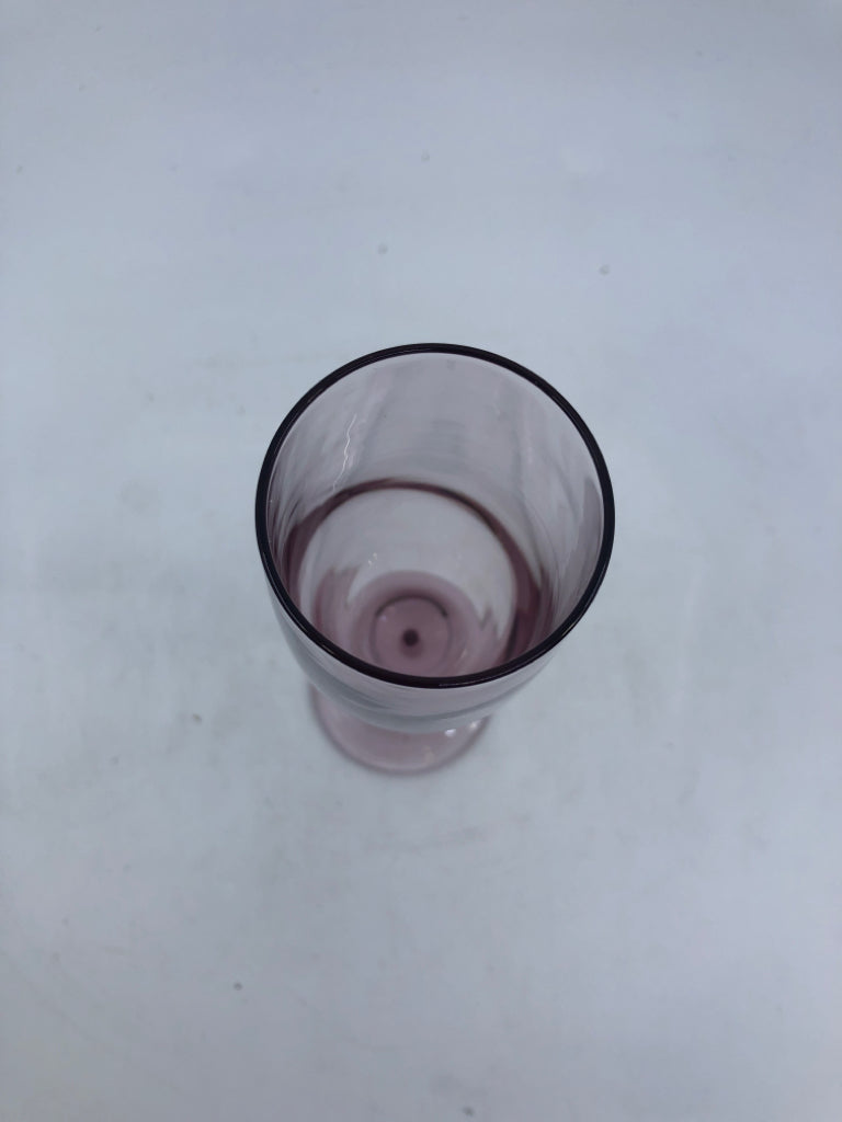 4 PINK TINTED CHAMPAGNE FLUTES.