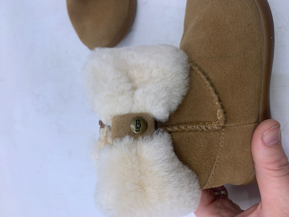 UGG Size 8 Winter Boots