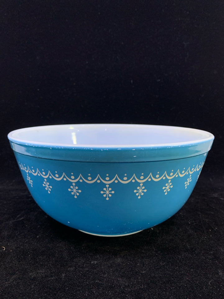 3PC VTG PYREX SNOWFLAKE GARLAND MIXING BOWLS.