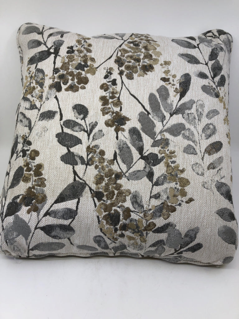 SILVER SQUARE PILLOW W LEAF PATTERN.