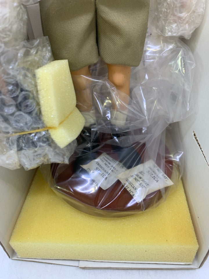 IN BOX NANA'S FAMILY "HERB THE NERD".