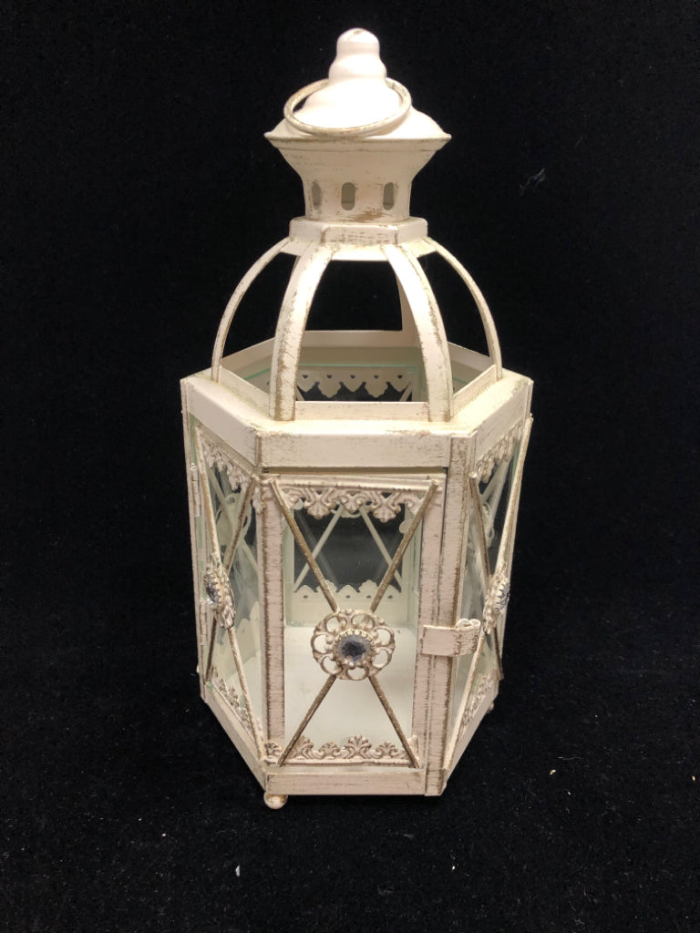 VTG-STYLE CREAM CANDLE LANTERN.