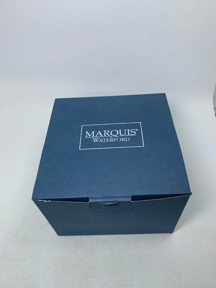 NIB WATERFORD MARQUIS ARABESQUE CRYSTAL FROSTED SCROLLS GLASS BOWL.