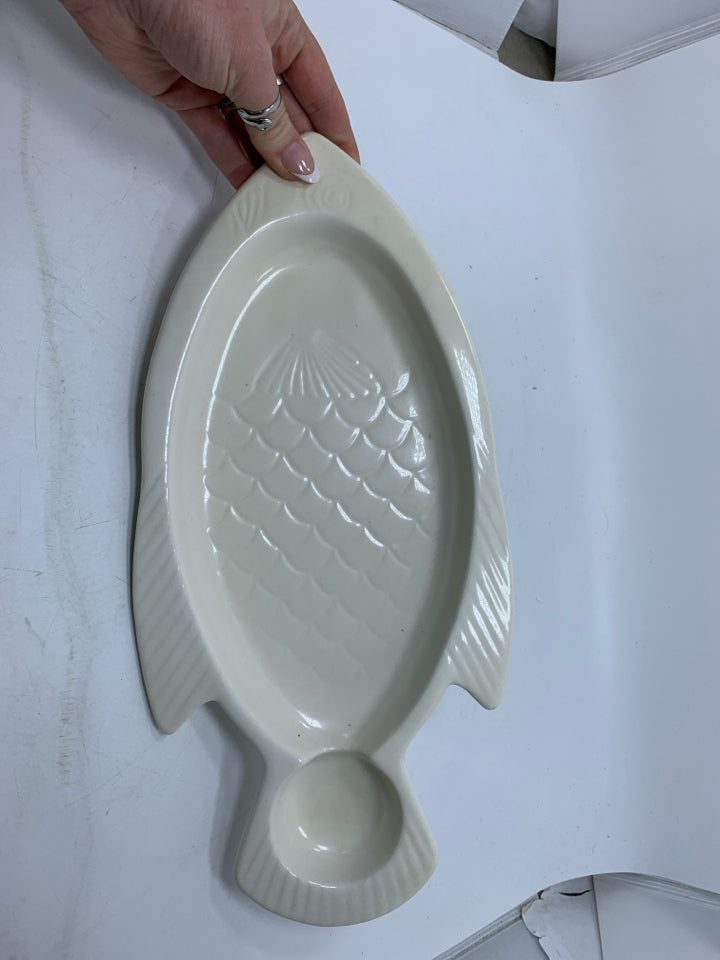 CREAM FISH SHAPED SERVING SHALLOW BOWL.