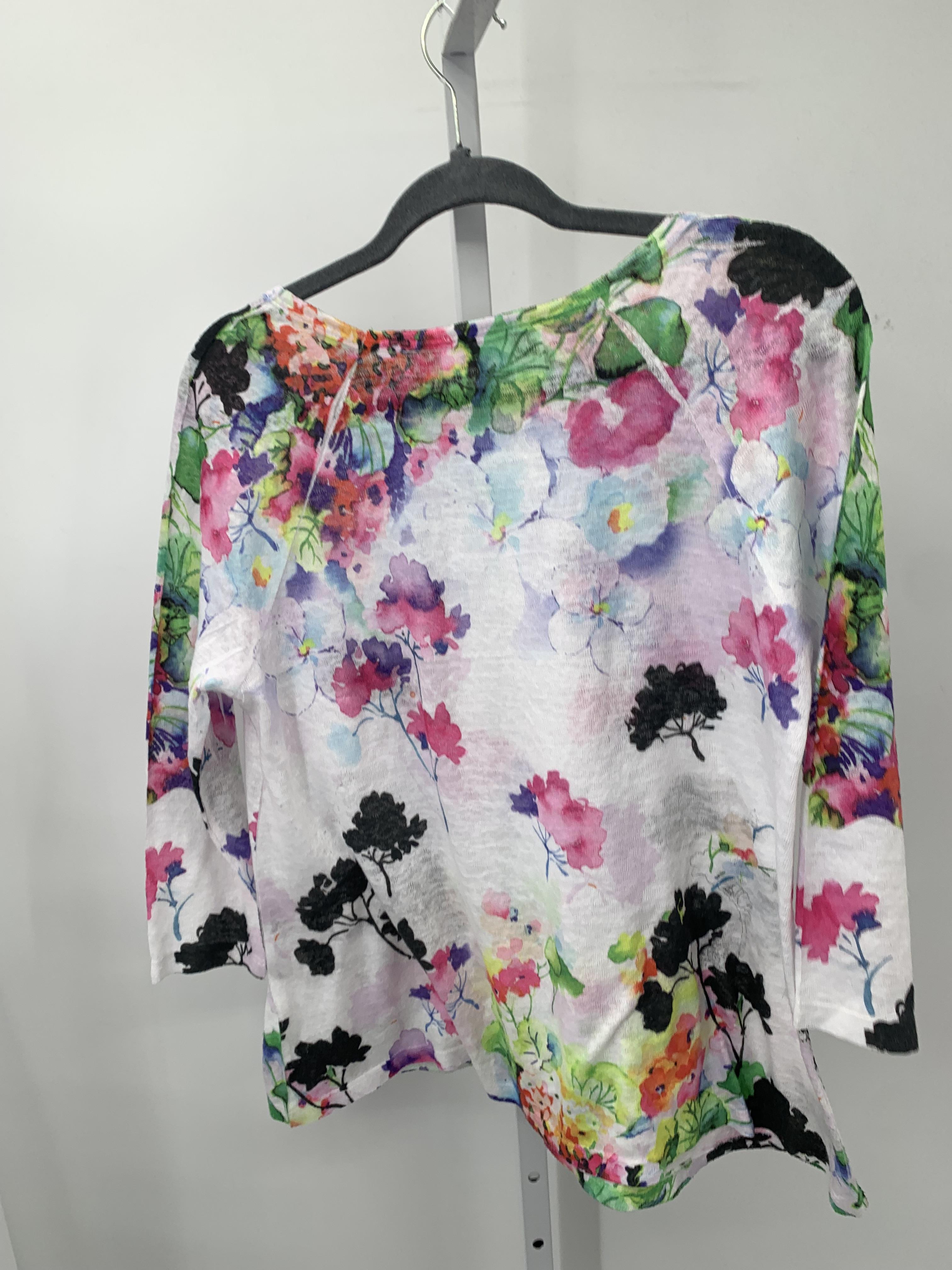 Size Medium Petite Petite 3/4 Sleeve Shirt