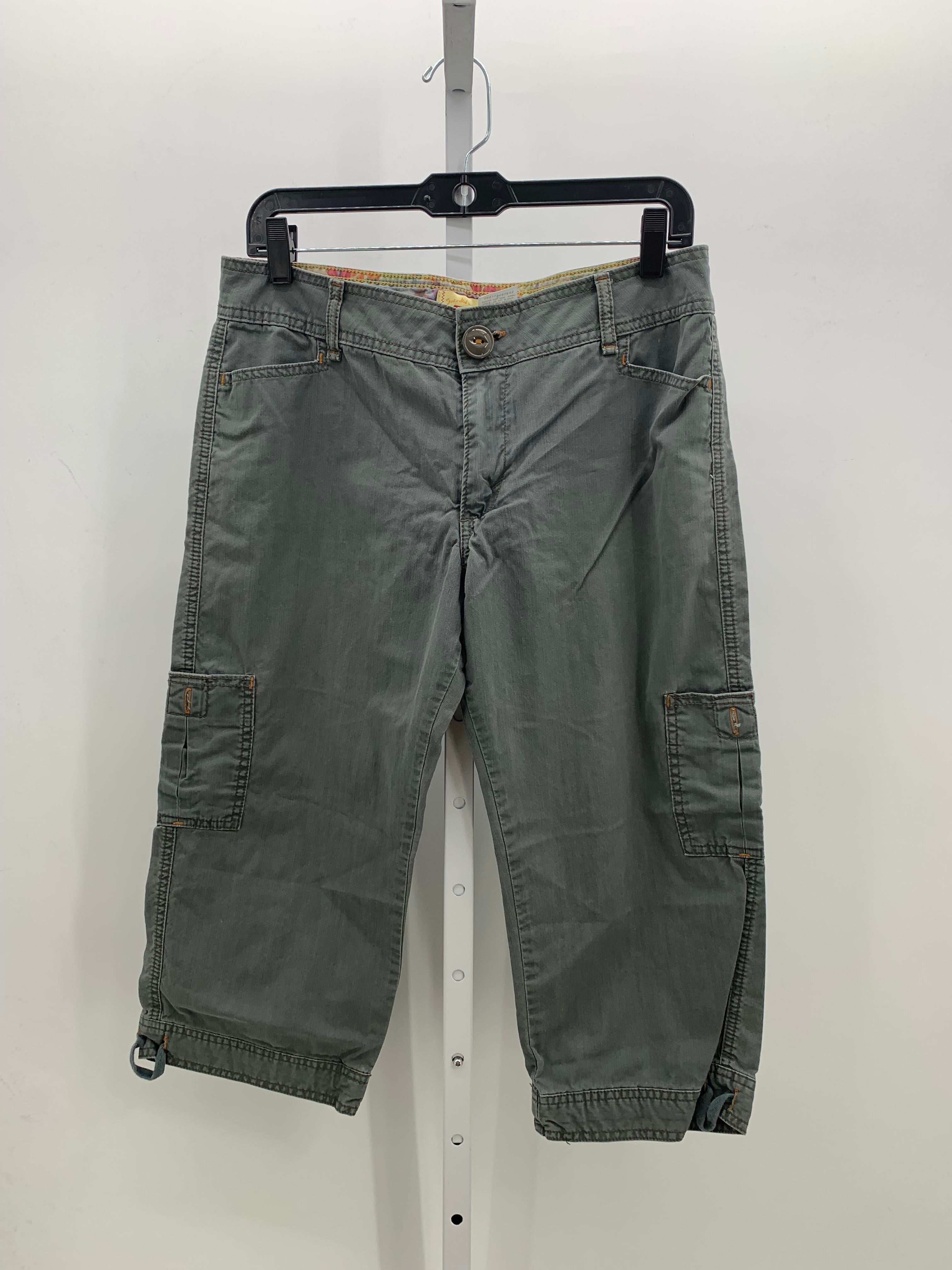 Levis Size 6 Misses Capri Pants