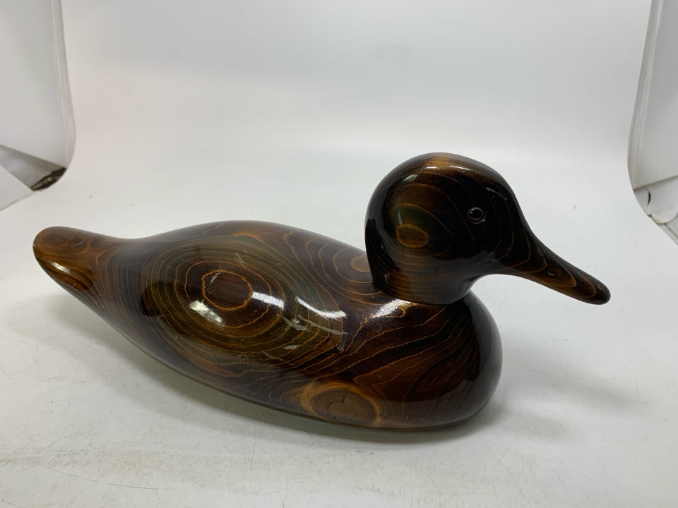 VTG BUNDY & COMPANY WOOD DUCK DECOY GLOSSY W/ WOOD KNOTS.