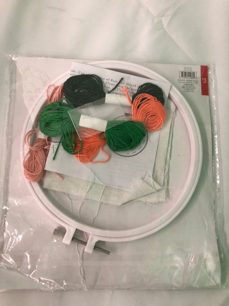 NIB EMBROIDERY KIT CACTUS