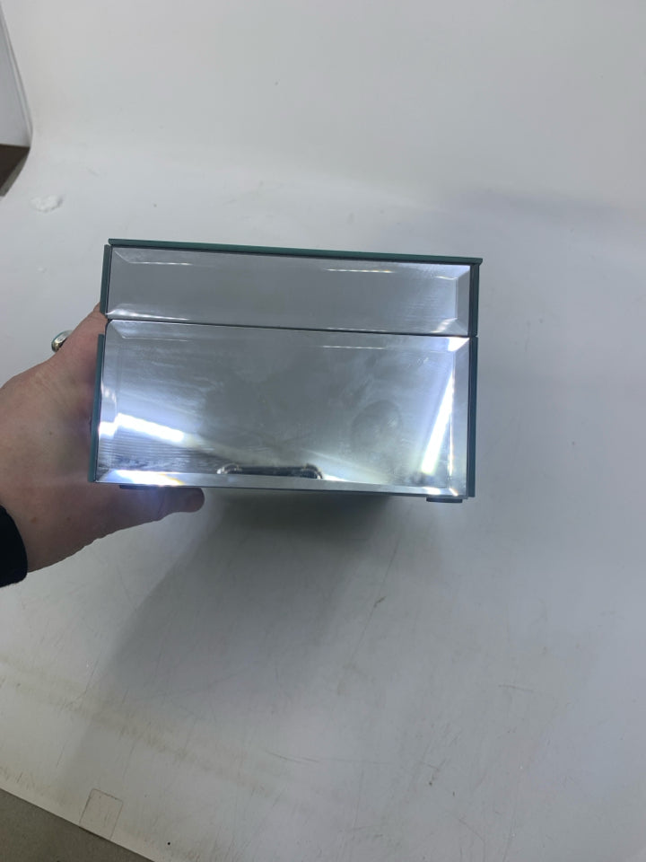 VELVET LINED JEWELRY BOX.