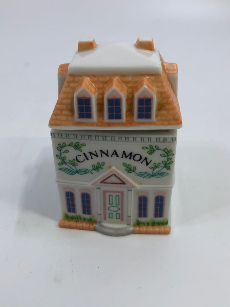 THE LENOX SPICE VILLAGE CINNAMON.