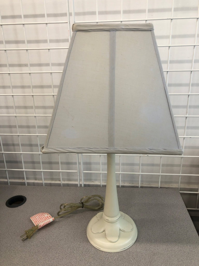 LAMP WITH SQUARE SHADE.