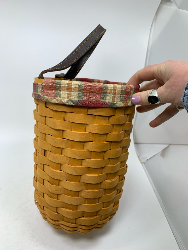 LARGE GATEHOUSE HANGING BASKET ORCHARD PLAID LINER AND PROTECTOR.