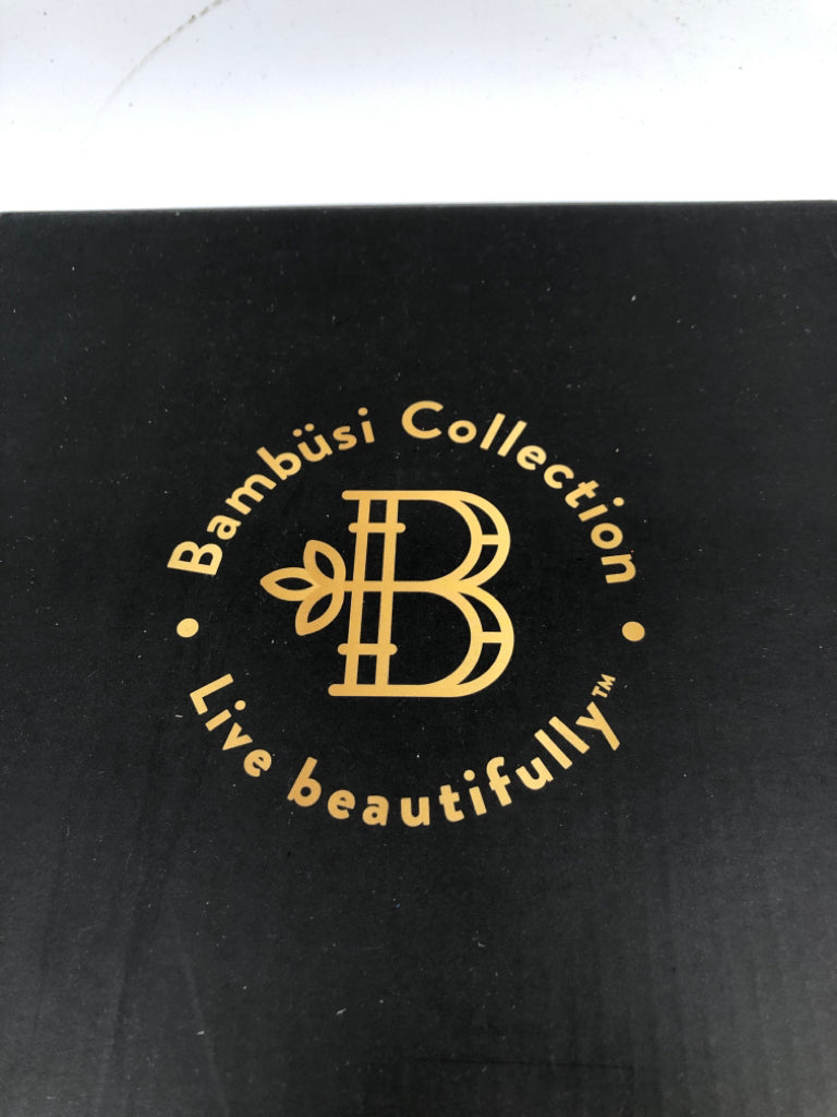 NIB BREAD SLICING KIT