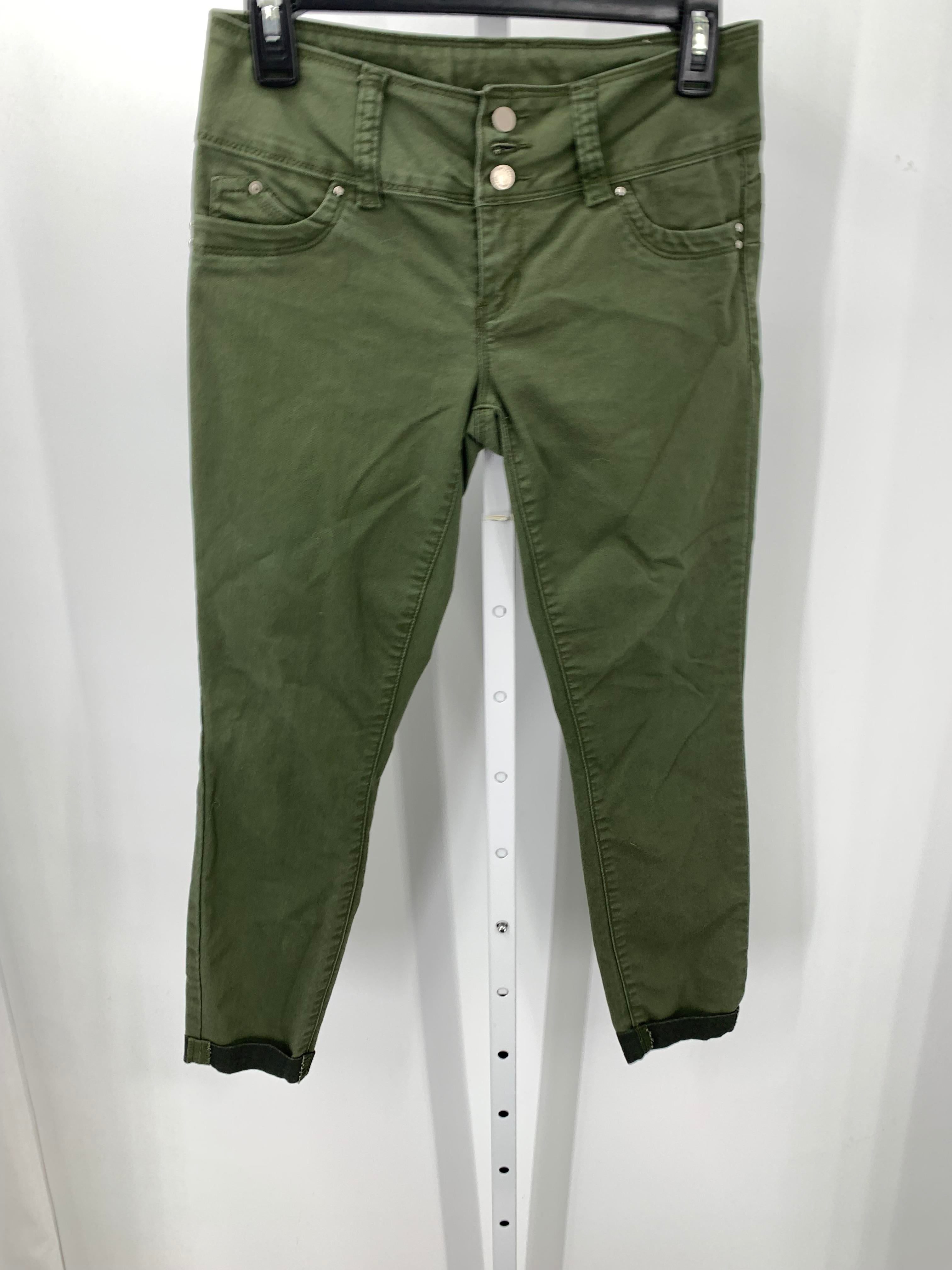 YMI Size 7 Juniors Cropped