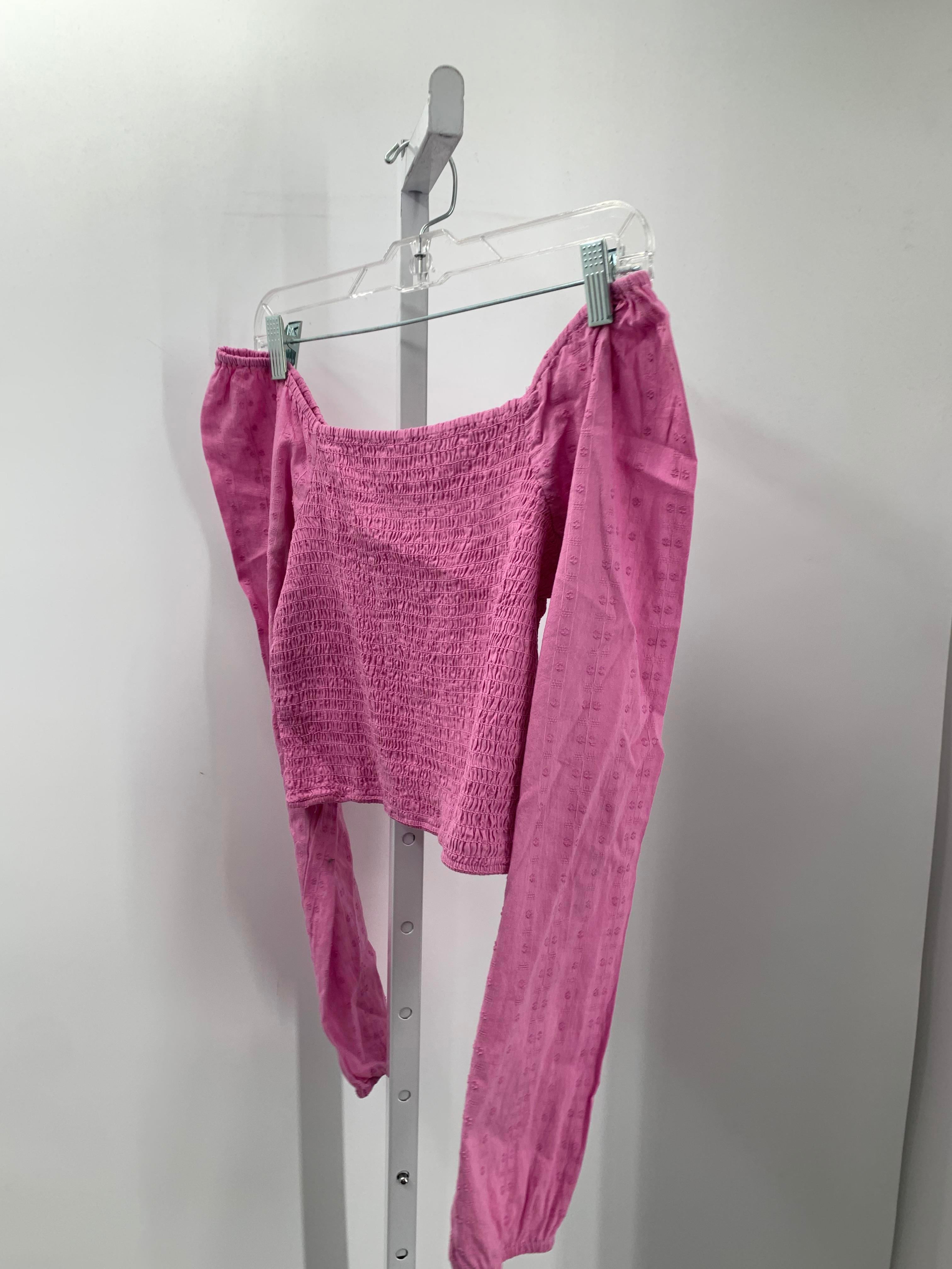 Size Medium Juniors Long Sleeve Shirt