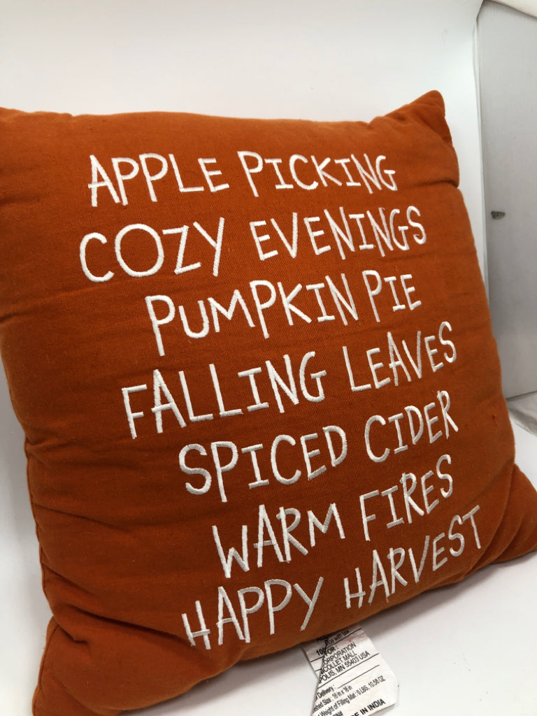 ORANGE ACCENT PILLOW "APPLE PICKING".