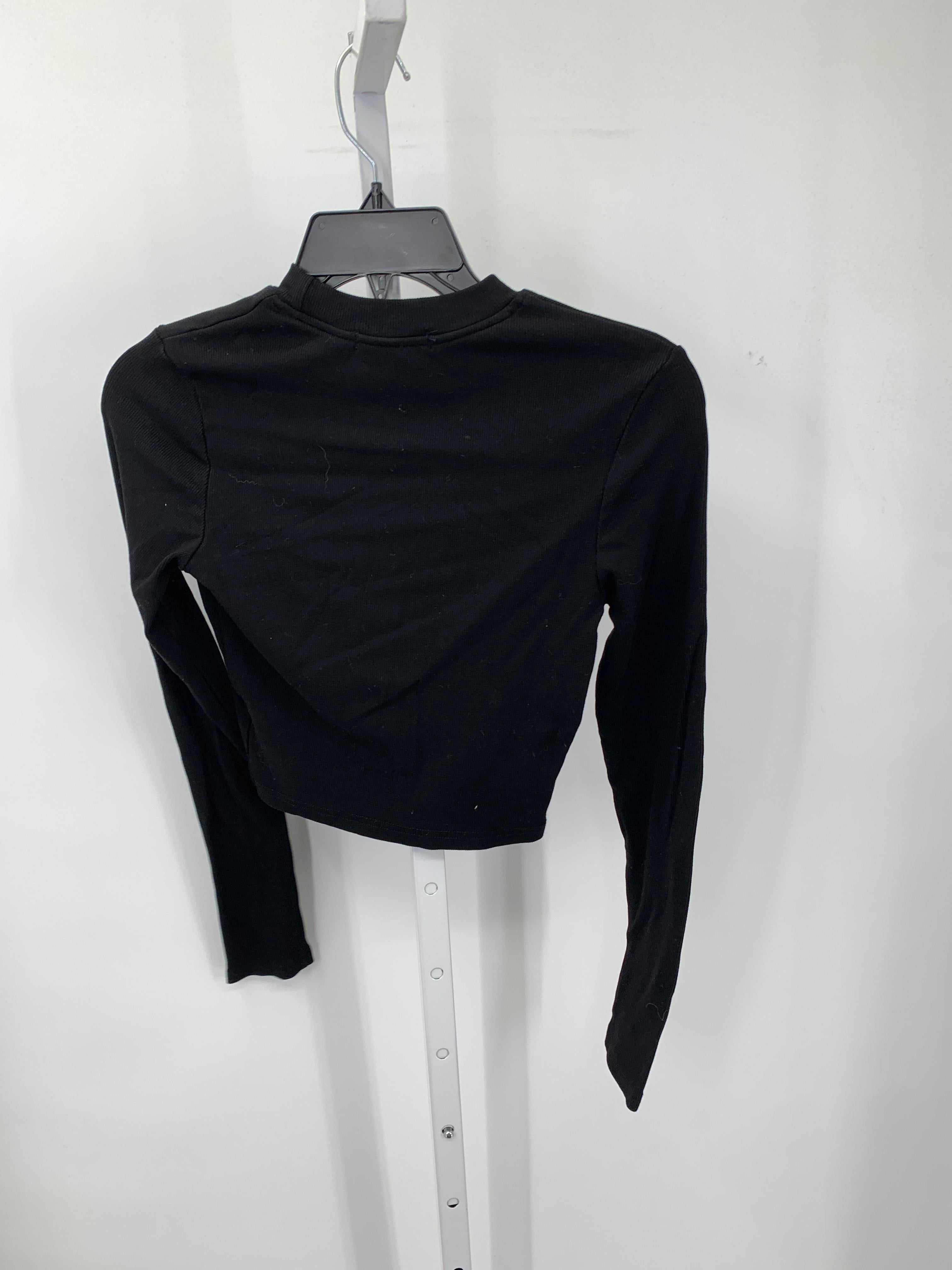 Size Medium Juniors Long Sleeve Shirt