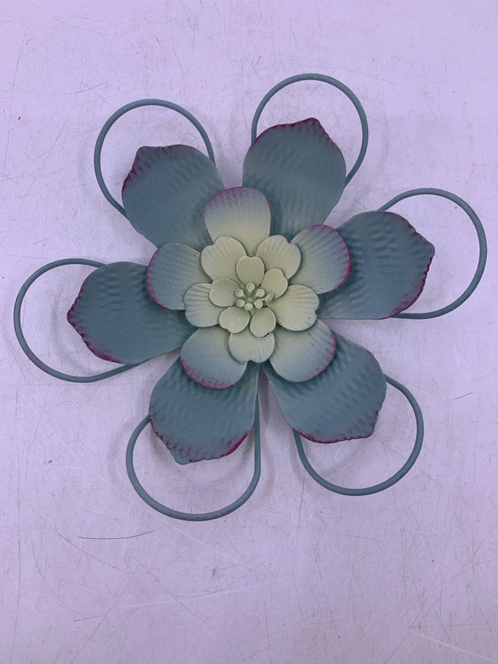 BLUE METAL 3D FLOWER.