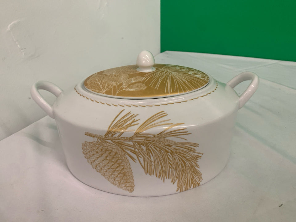 LEAF PATTERN SERVING DISH W LID AND HANDLES.