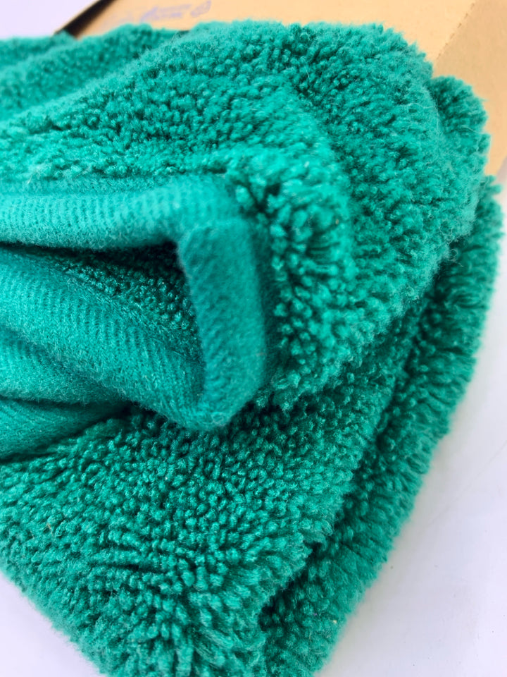 NIP GREEN KIDS HOODED TOWEL.