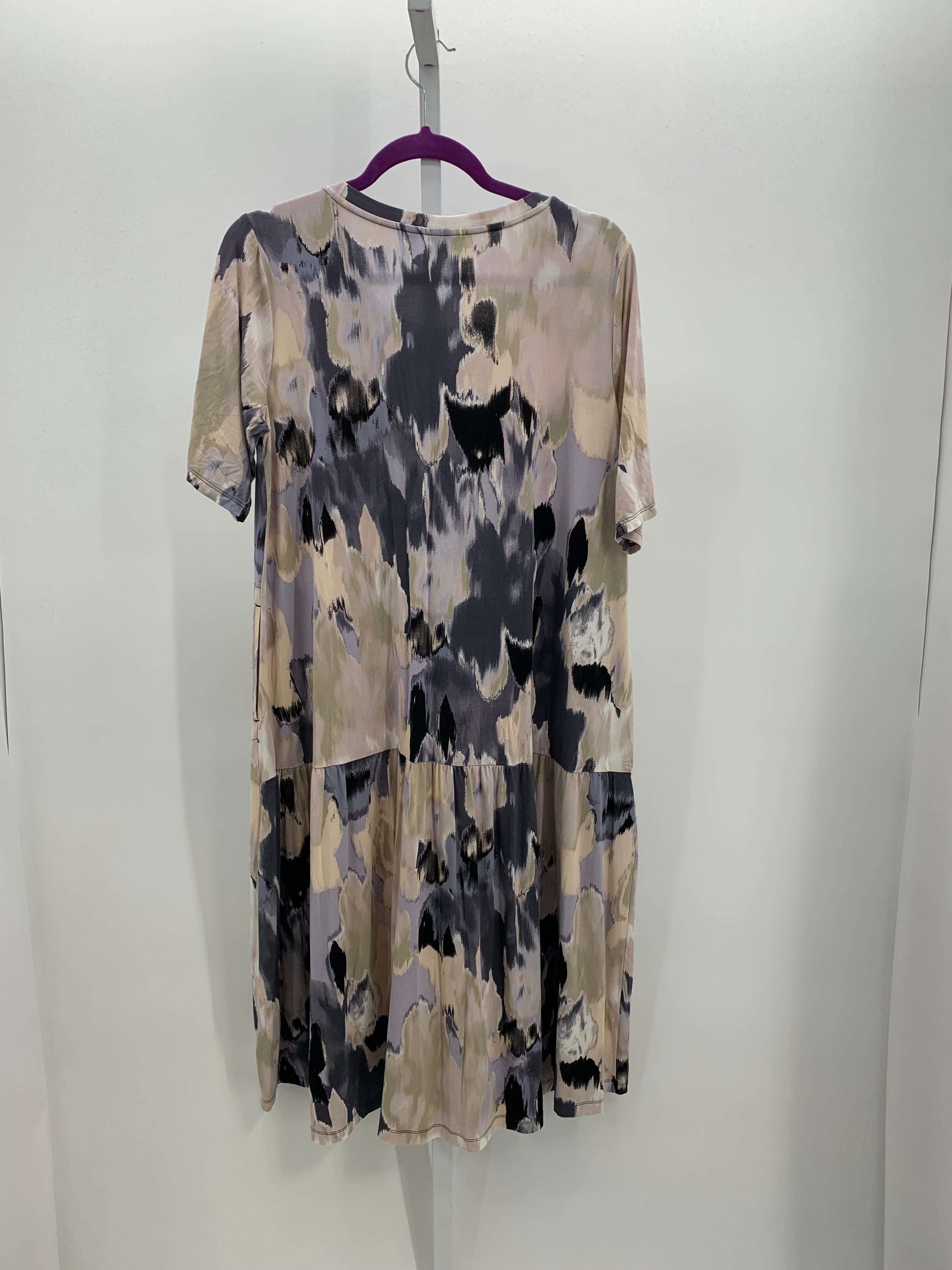 LOGO Size Medium Petite Petite Short Sleeve Dress
