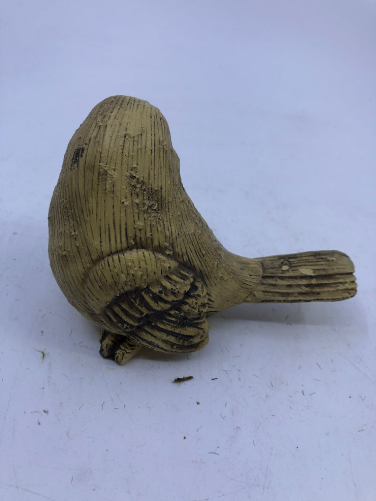 2 TAN DISTRESSED WOOD BIRDS ON TWIG NEST.