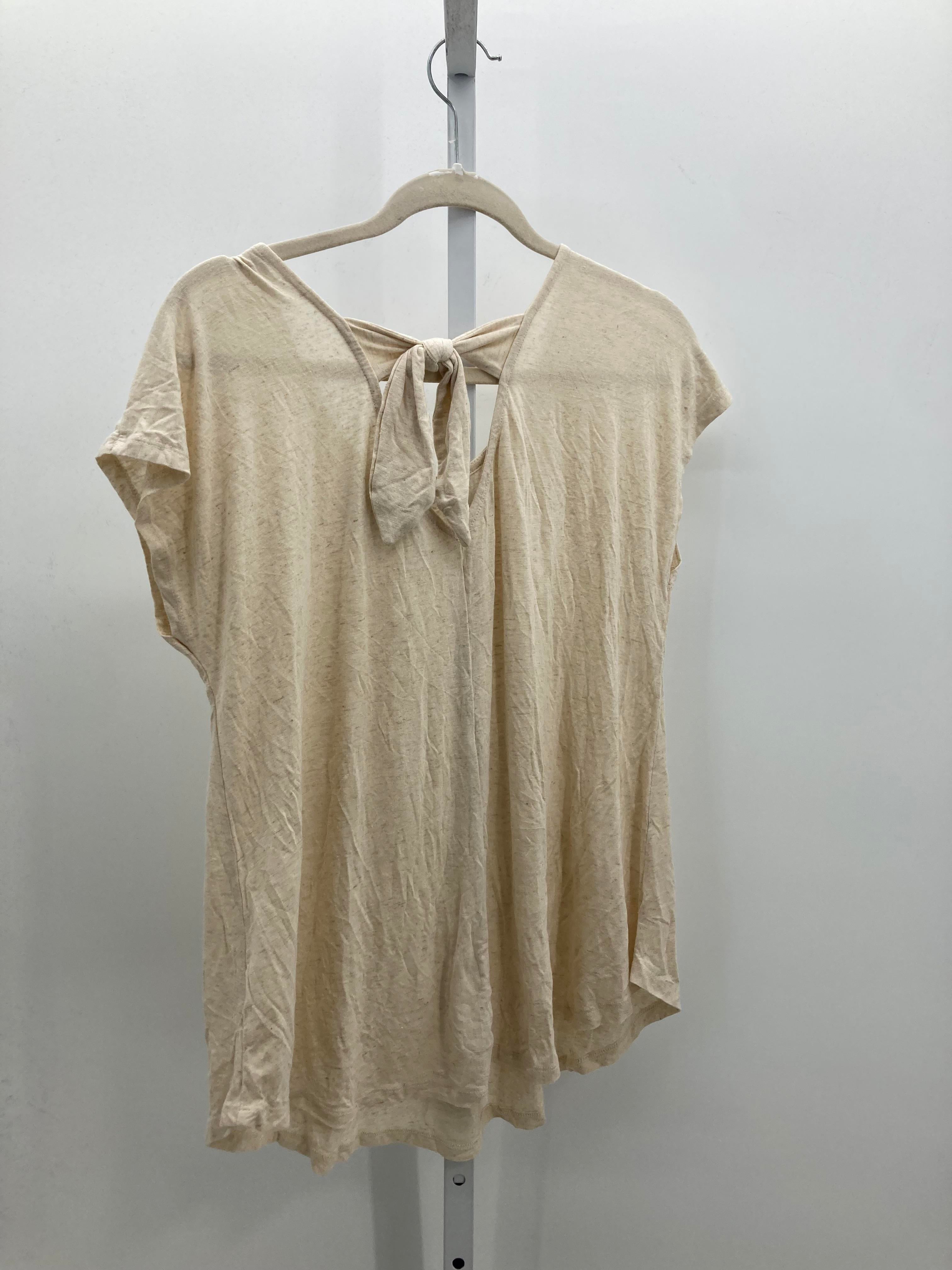 Size Large Juniors Short Sleeve Shirt